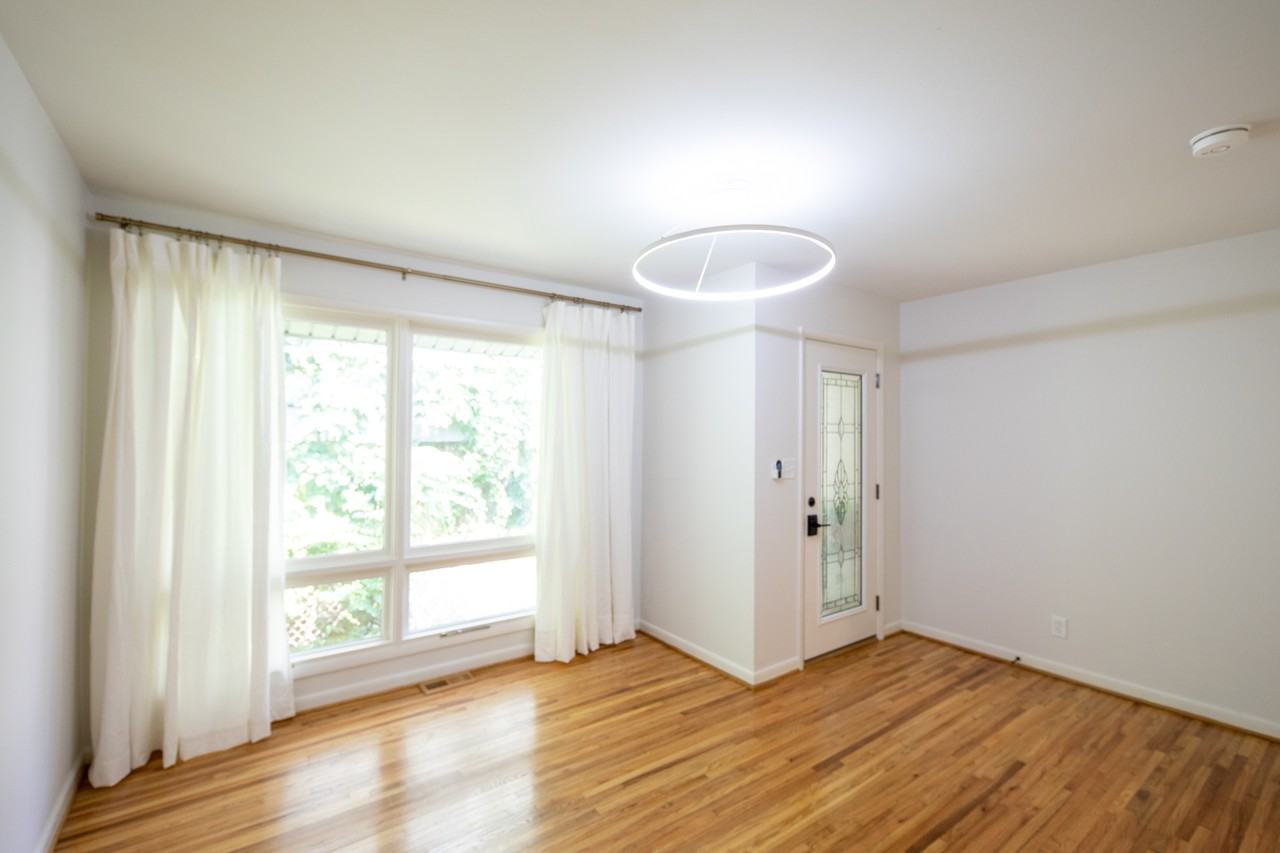 1027 31st Ave N #C - Photo 4 of 19