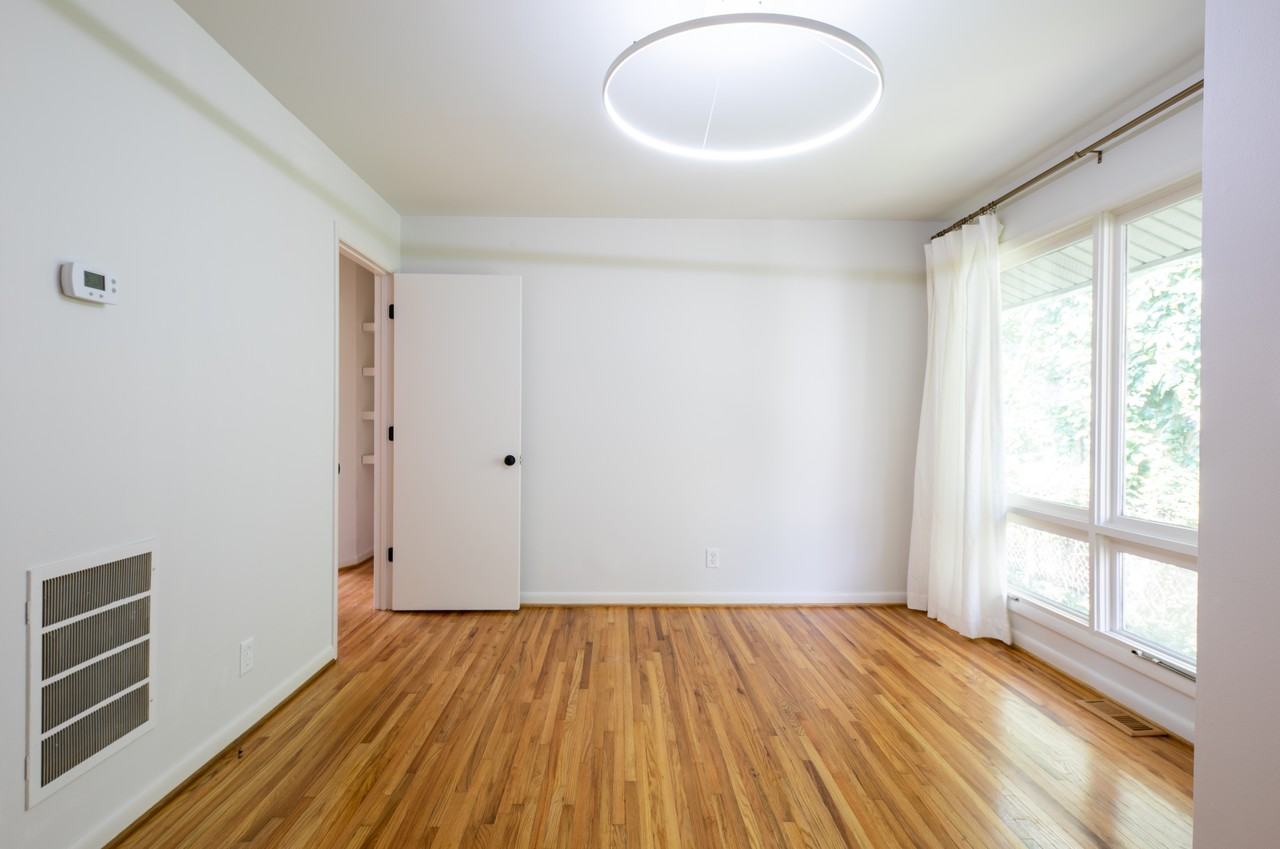 1027 31st Ave N #C - Photo 5 of 19