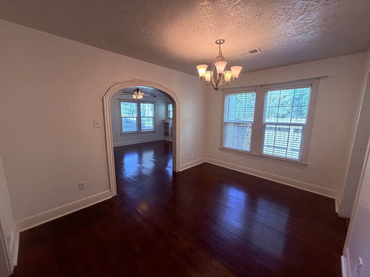 212 W Hunnicutt Ave #1 - Photo 3 of 14