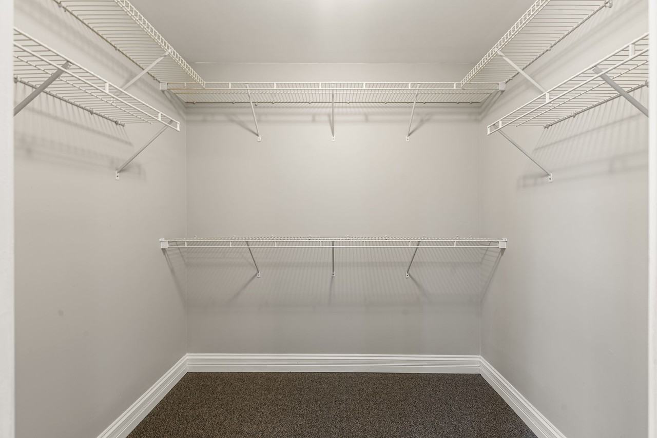 412 N Grainger Ln - Photo 6 of 26