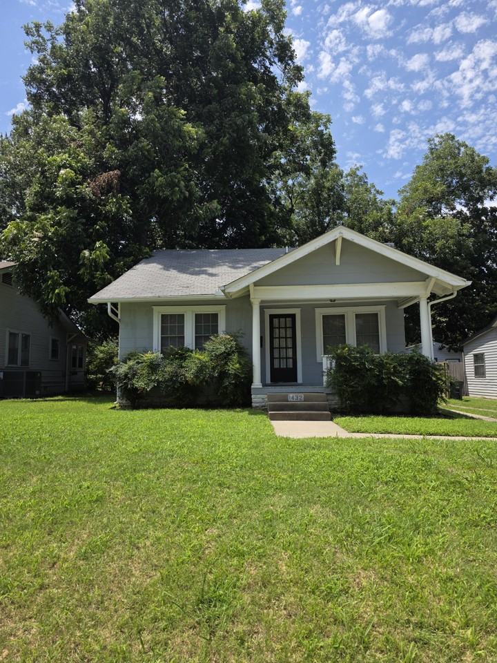 1432 S Gary Ave - Photo 2 of 33