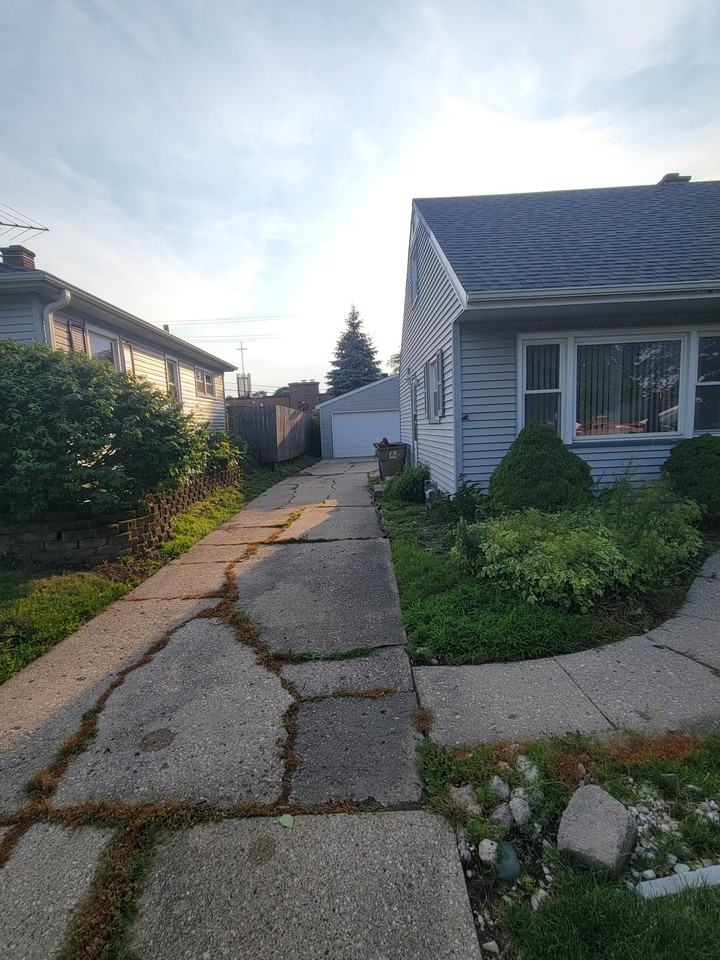 6012 44th Ave - Photo 3 of 16