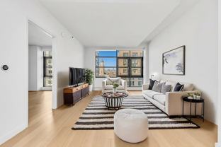 171 Suffolk St #6D - Photo 1 of 1