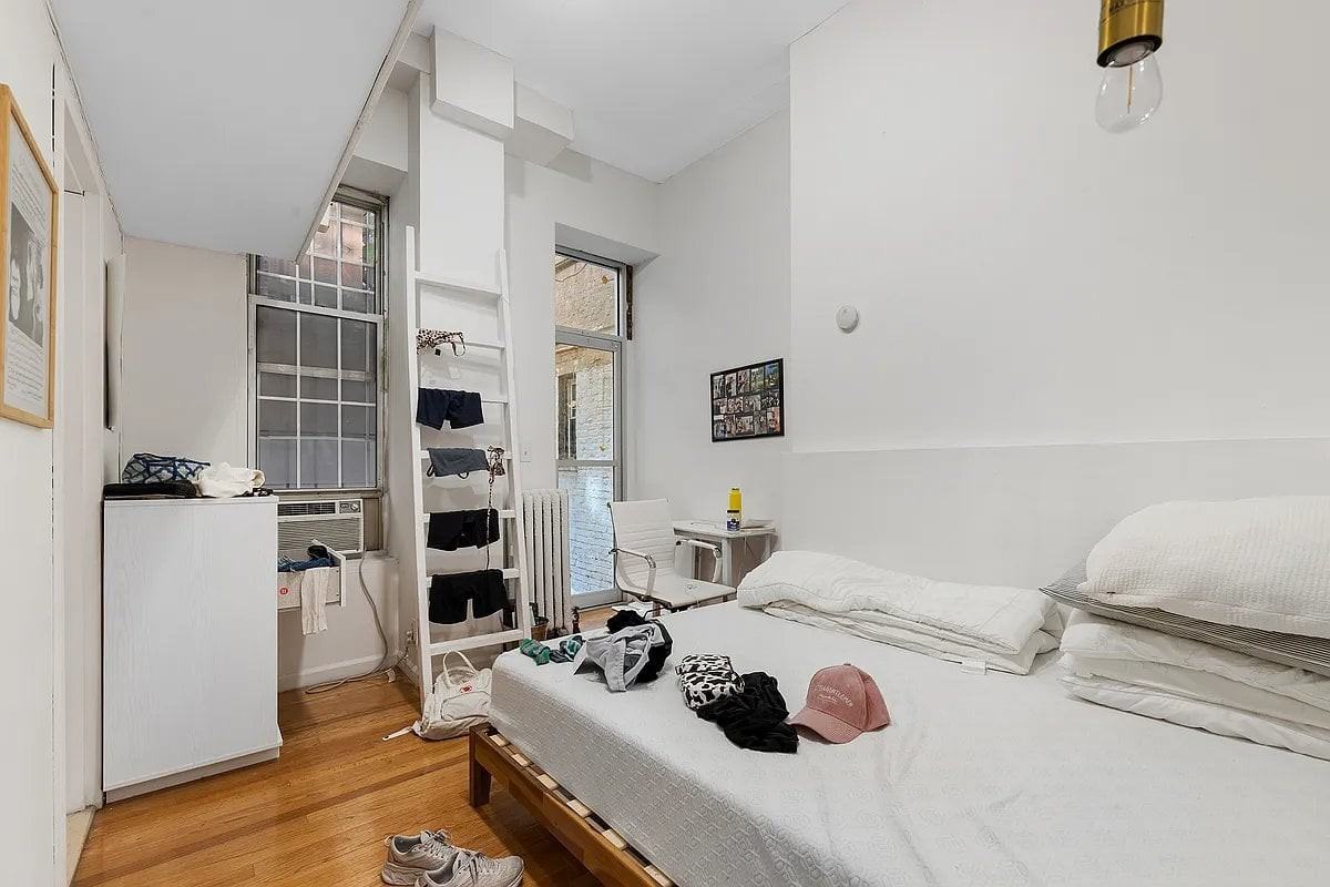 220 Sullivan St #1B - Photo 5 of 9