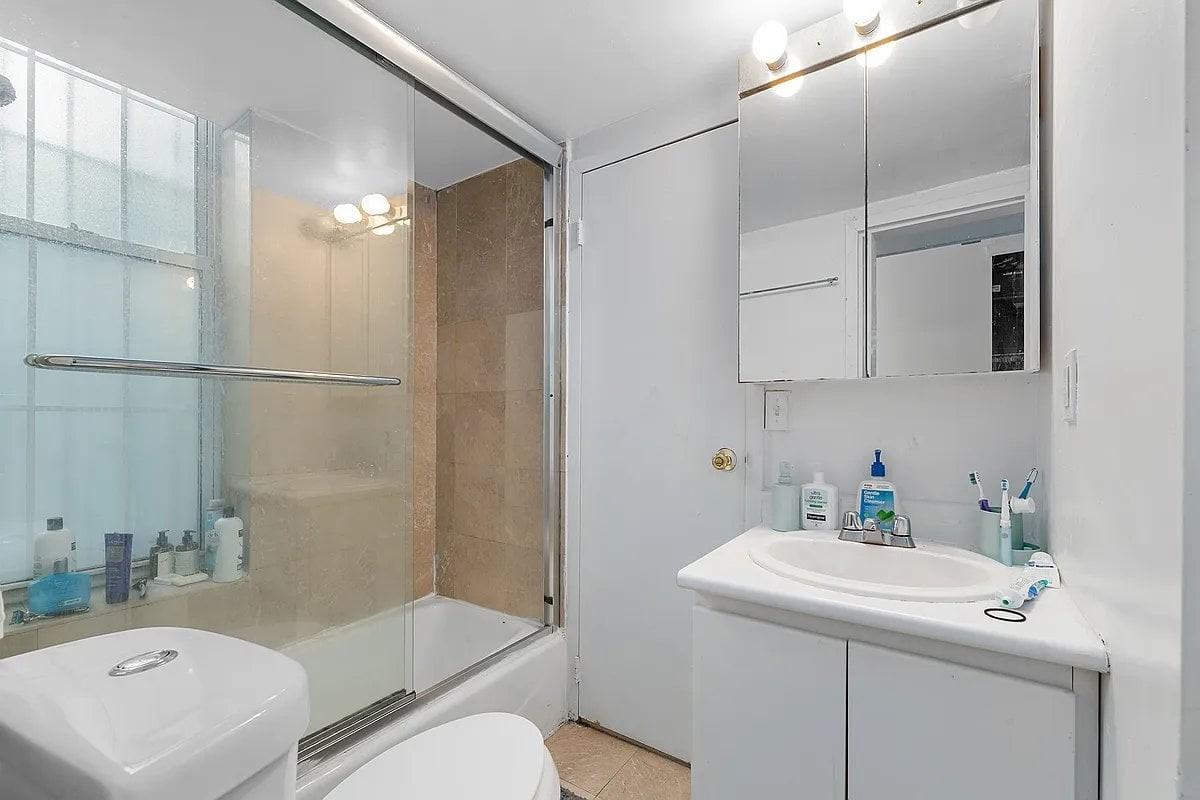220 Sullivan St #1B - Photo 6 of 9
