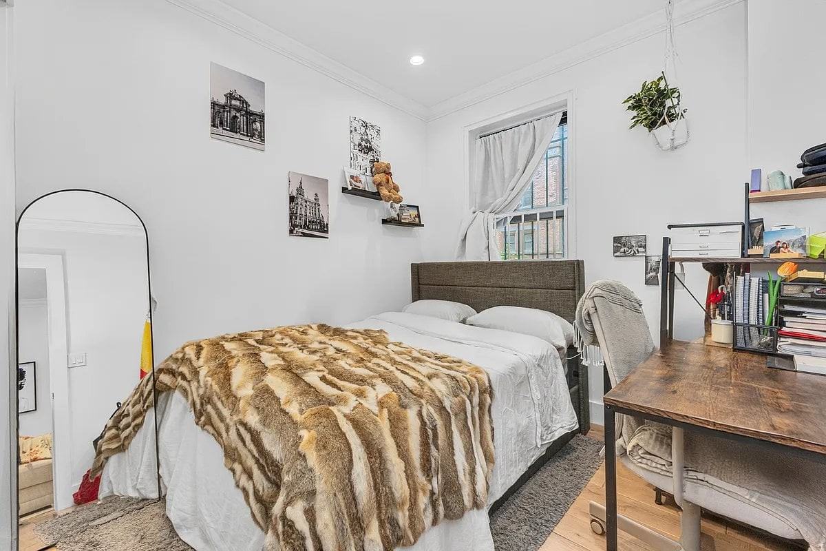 421 W 21st St #1D - Photo 2 of 7