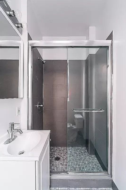 2 Bank St #17 - Photo 4 of 7