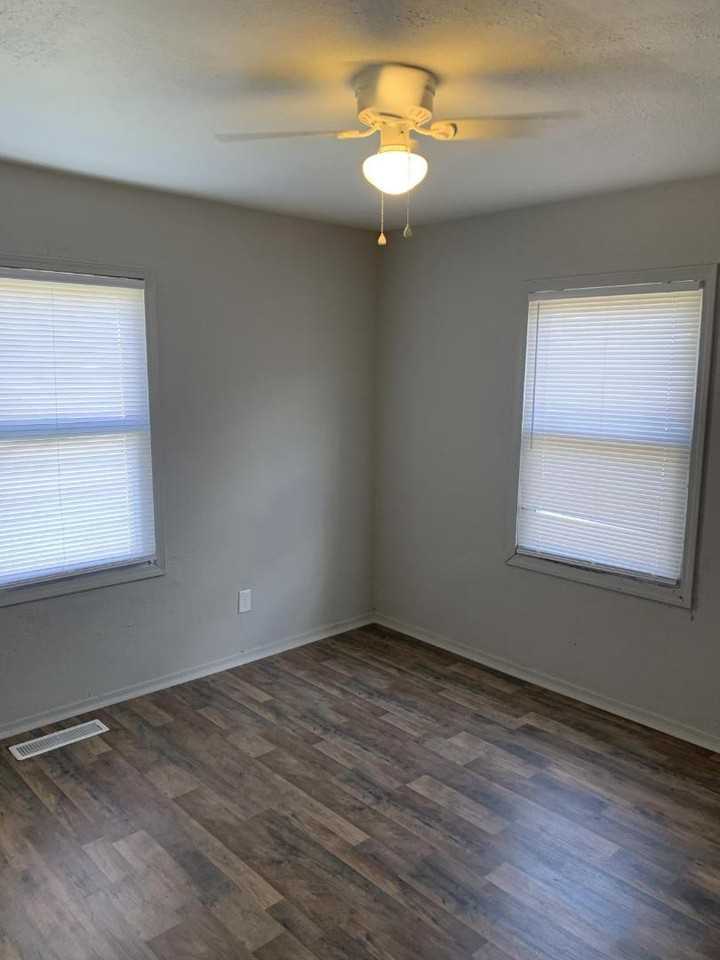 405 E Rickenbacker Dr - Photo 5 of 20