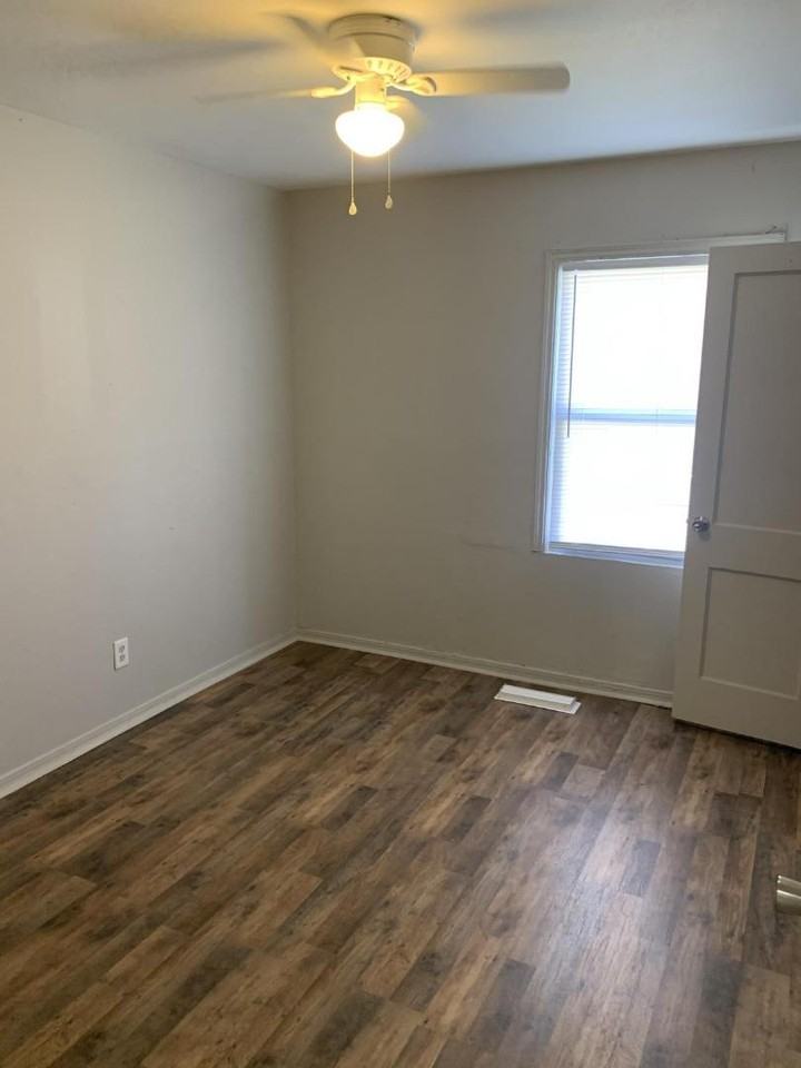 405 E Rickenbacker Dr - Photo 7 of 20