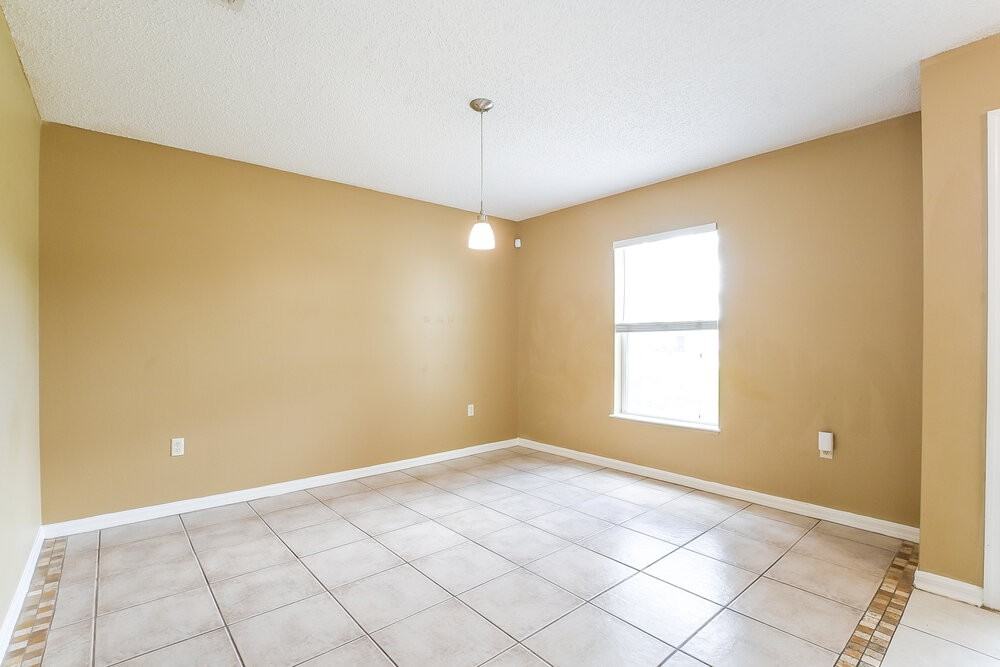 2047 Galahad Dr - Photo 6 of 17