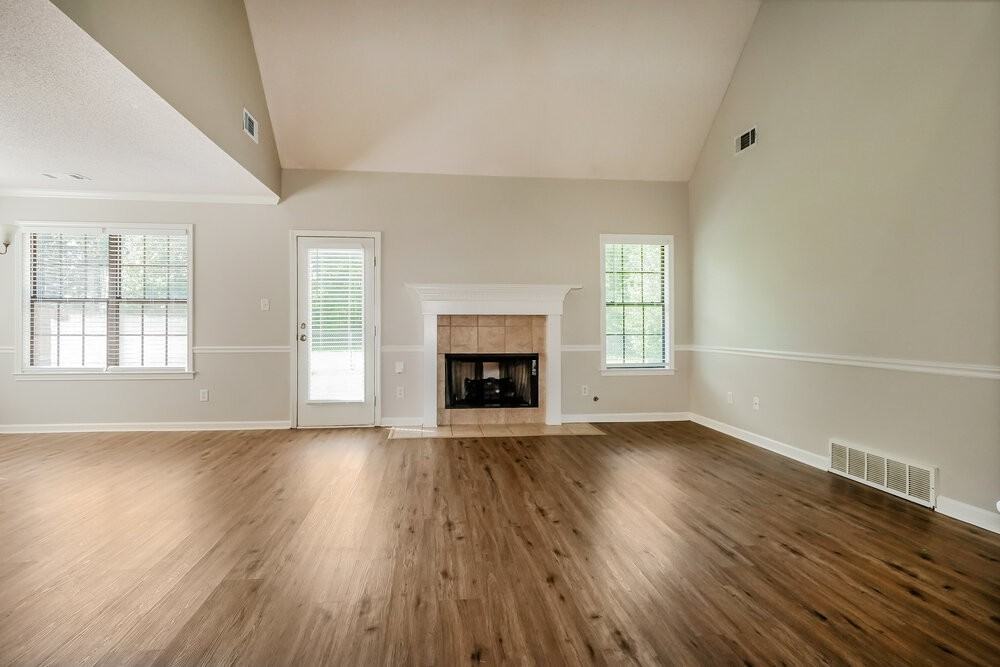 7896 Jills Creek Dr - Photo 5 of 17