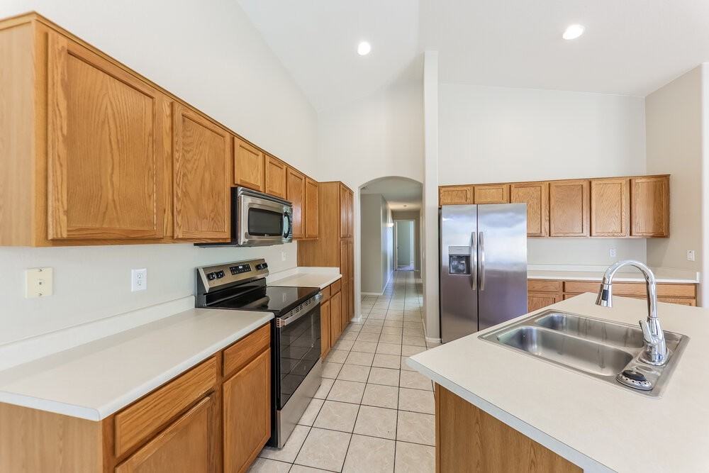 9166 W Melinda Ln - Photo 7 of 16