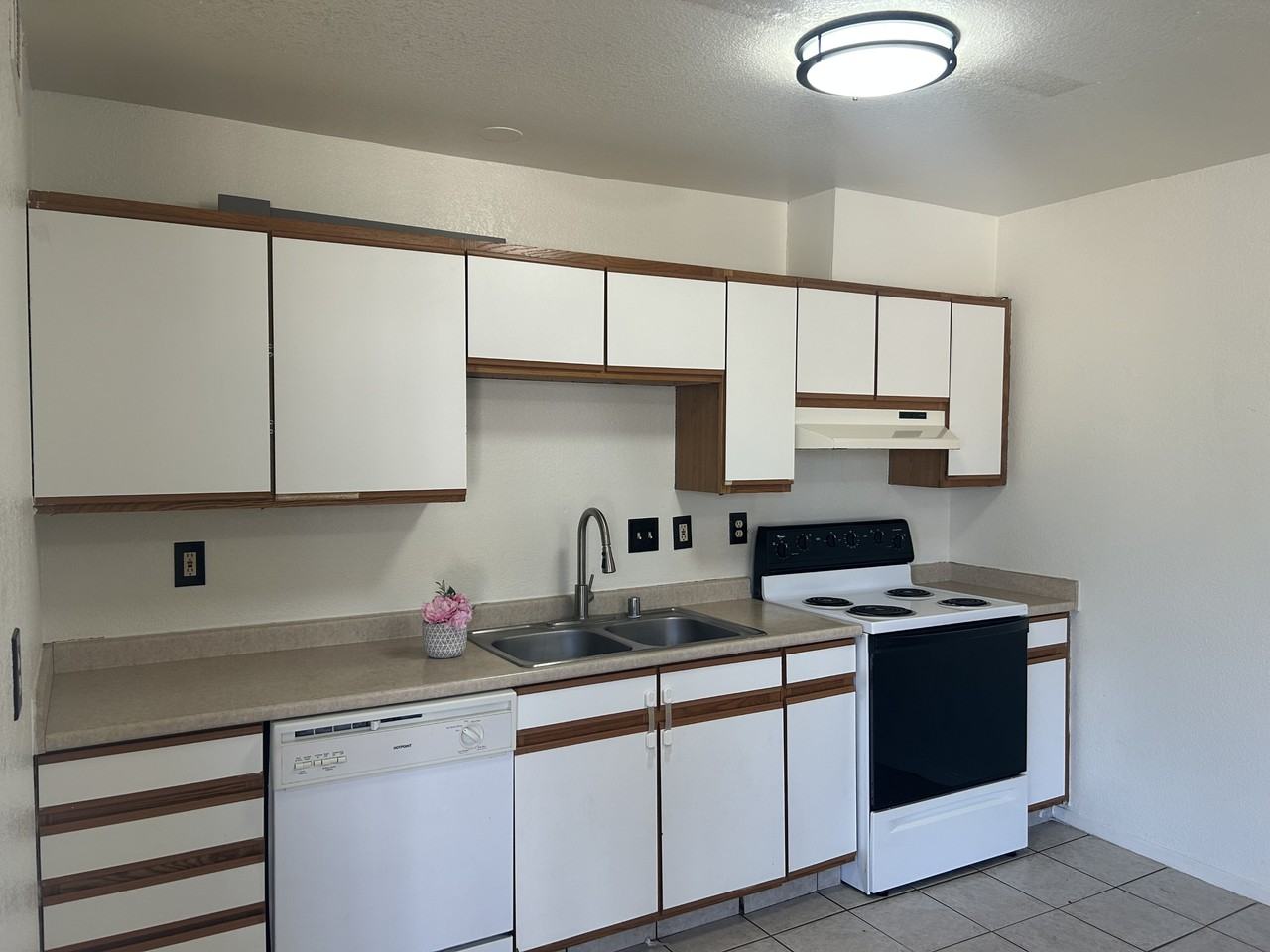 1956 Darrah St #6 - Photo 2 of 15