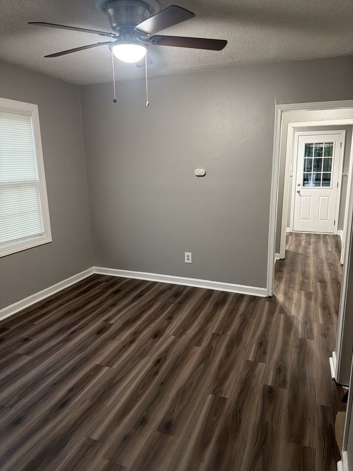 464 Glankler St #1 - Photo 3 of 16