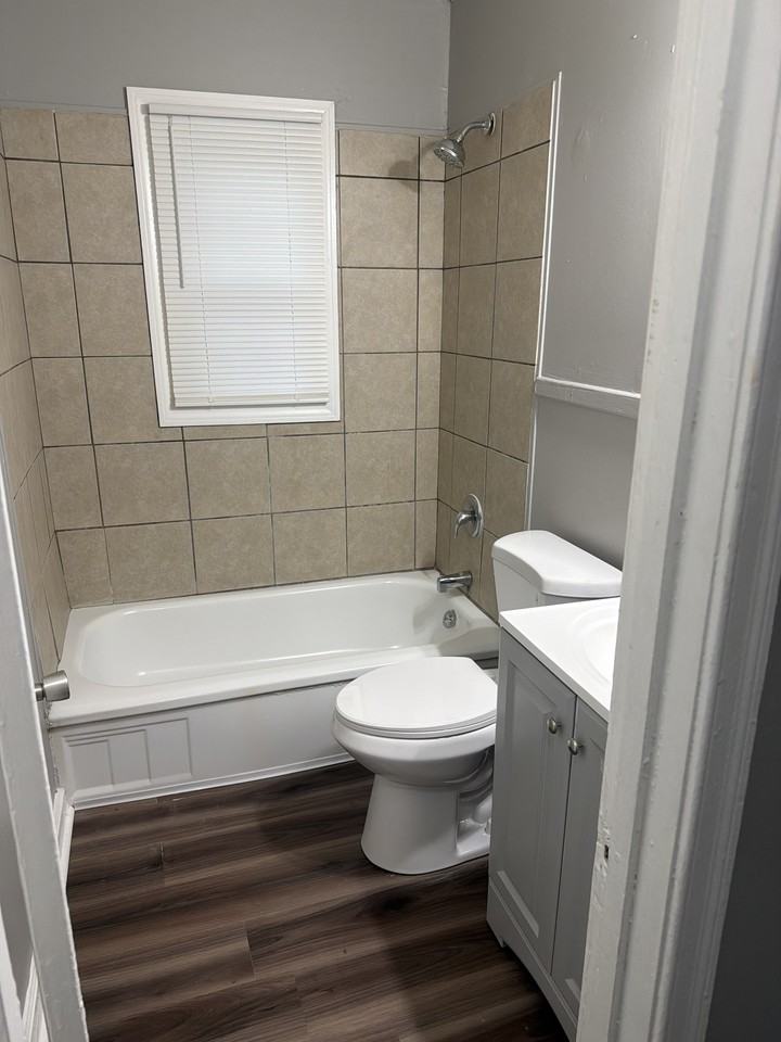 464 Glankler St #1 - Photo 4 of 16