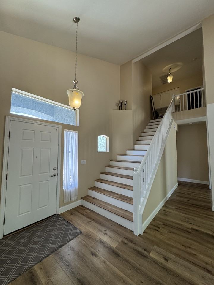1370 Kerslake Cir #1 - Photo 4 of 50