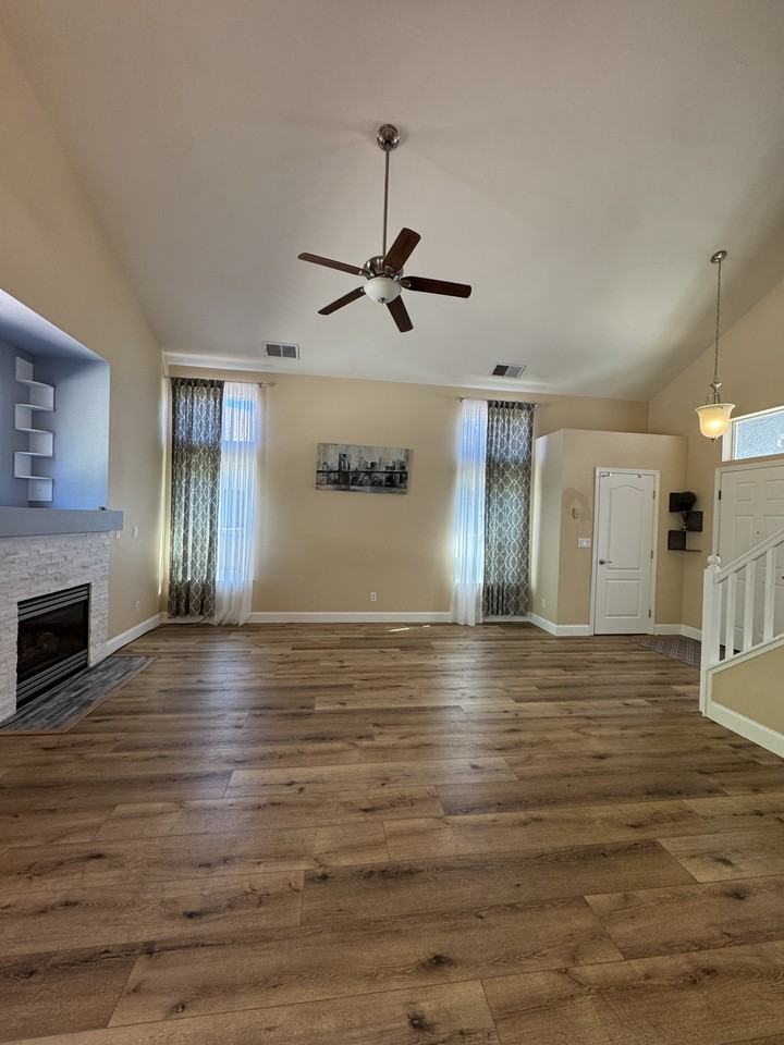 1370 Kerslake Cir #1 - Photo 5 of 50
