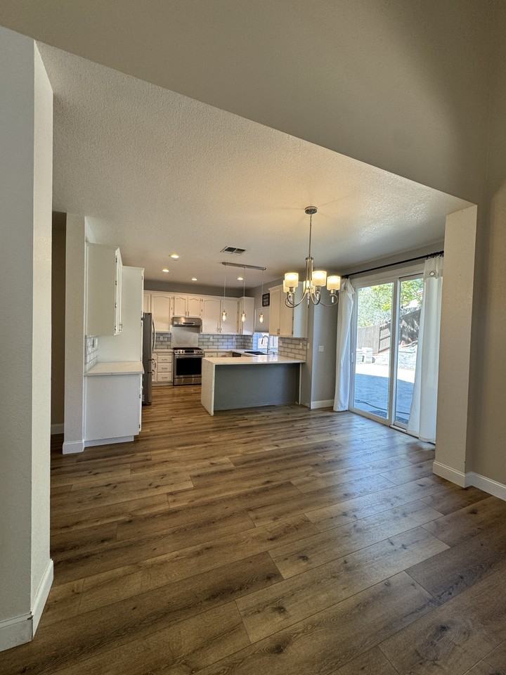 1370 Kerslake Cir #1 - Photo 7 of 50