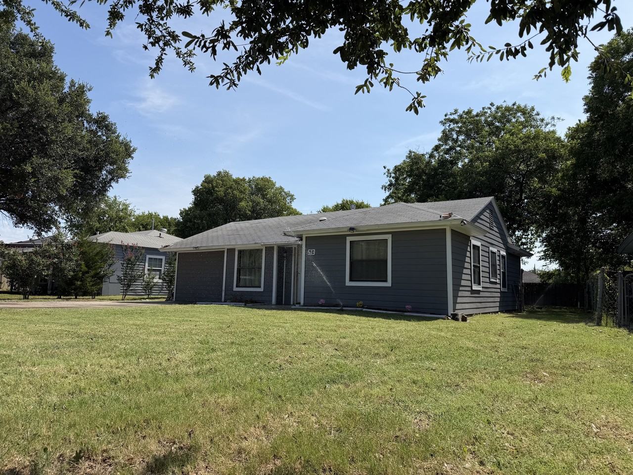 513 Shawnee Trce #1 - Photo 3 of 36