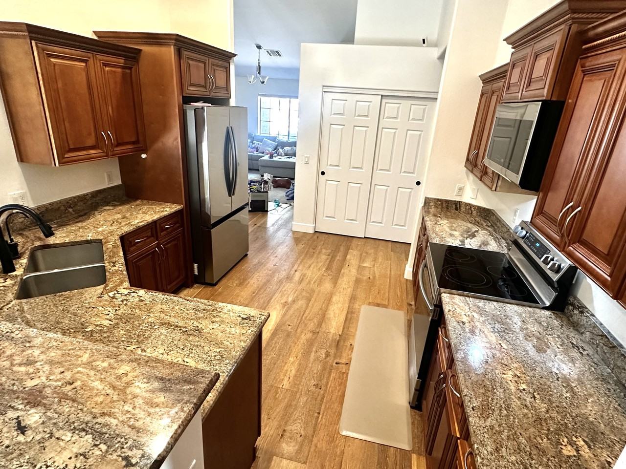 723 W Leah Ct #1 - Photo 2 of 19