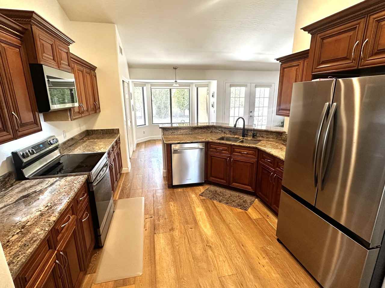 723 W Leah Ct #1 - Photo 3 of 19
