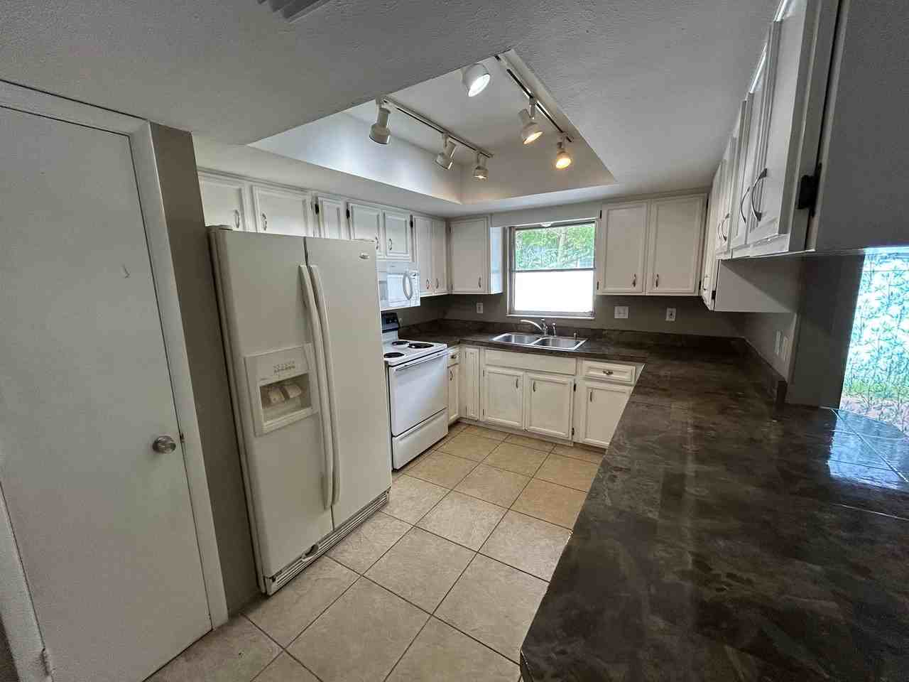 1373 42nd St - Photo 2 of 29