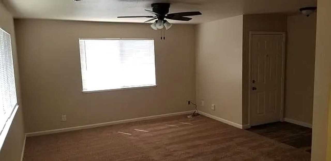 1391 Hillcrest Rd - Photo 2 of 8