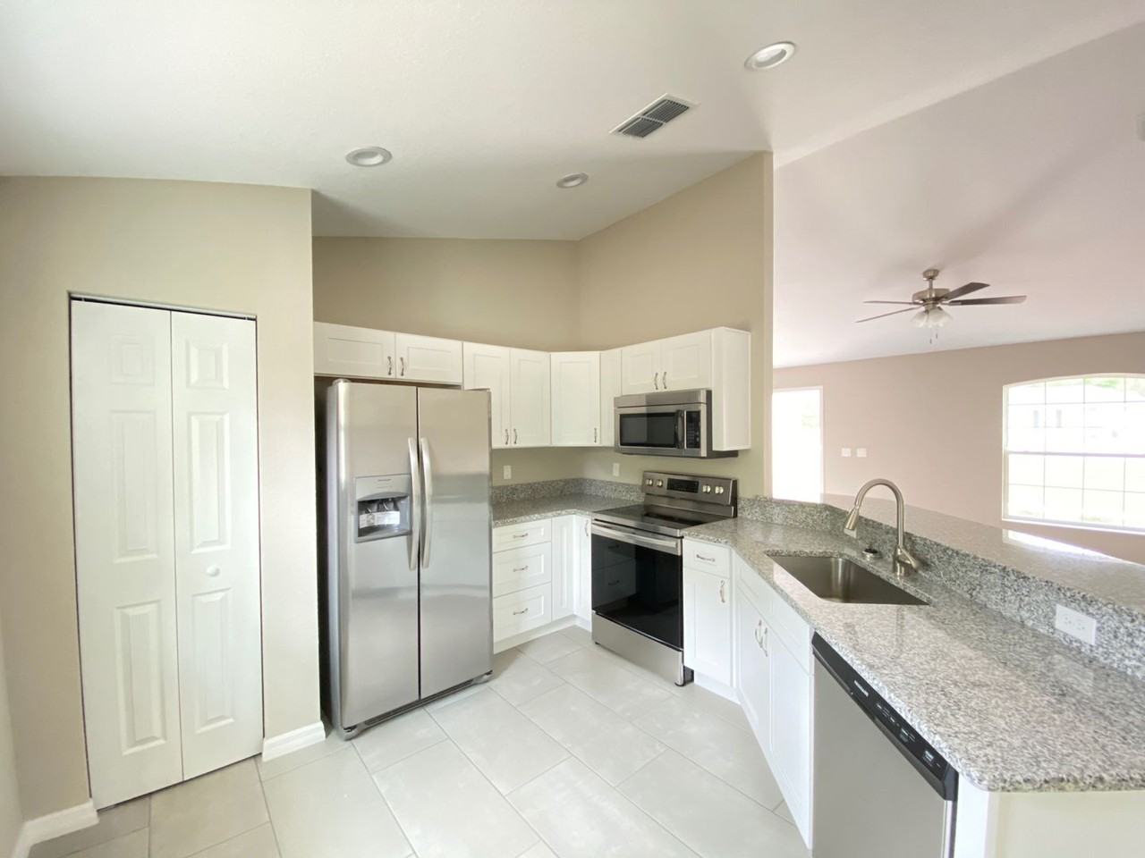 411 Water Rd - Photo 4 of 20