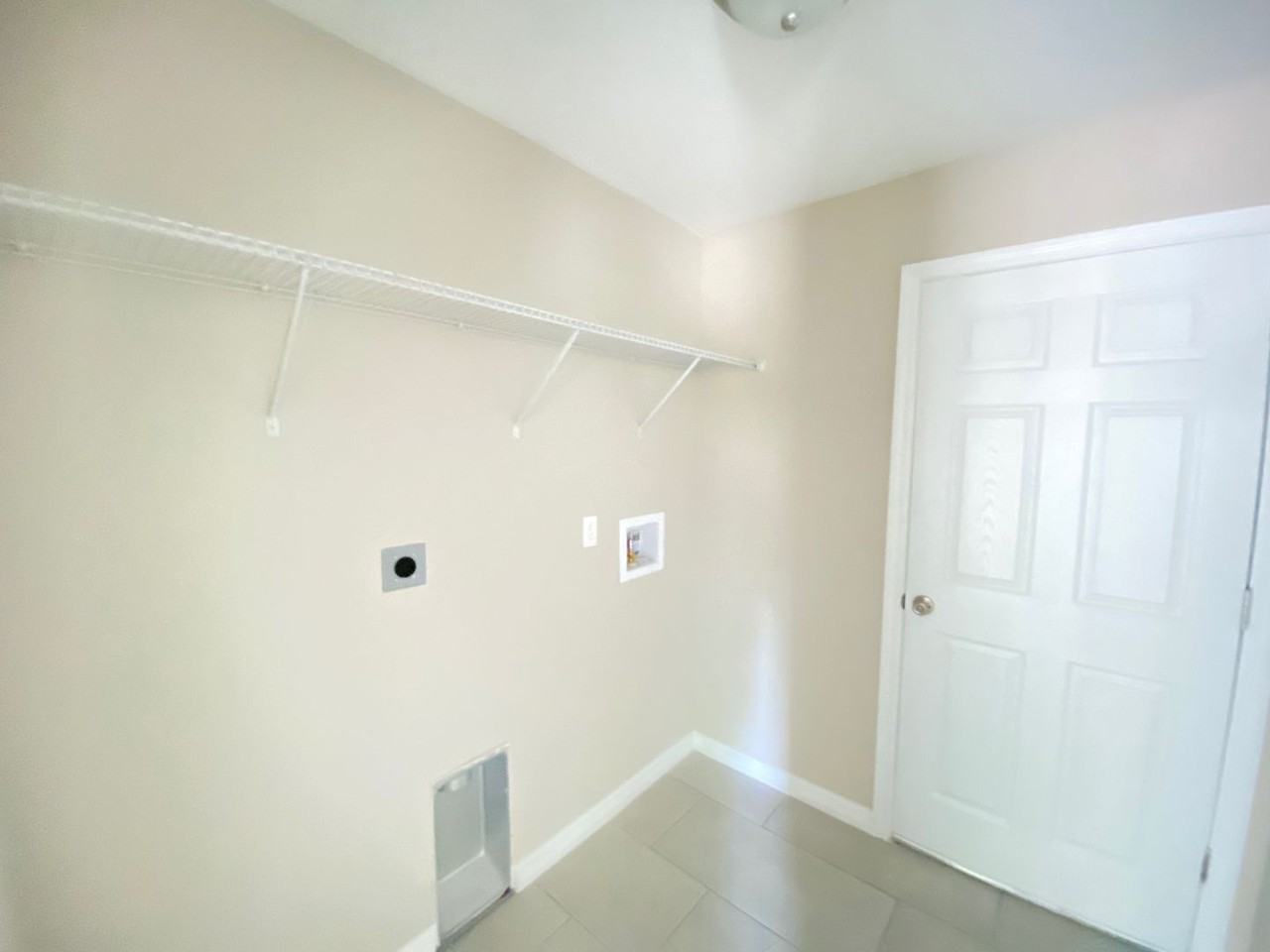 411 Water Rd - Photo 7 of 20