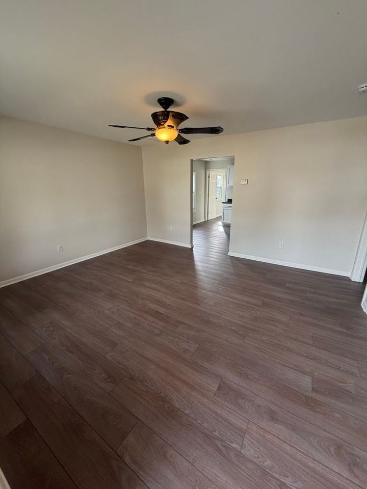 27869 Tighe St - Photo 3 of 13