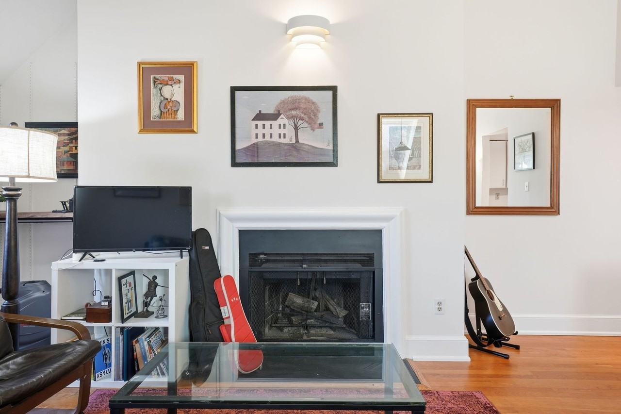 301 G St Ne #32 - Photo 3 of 17