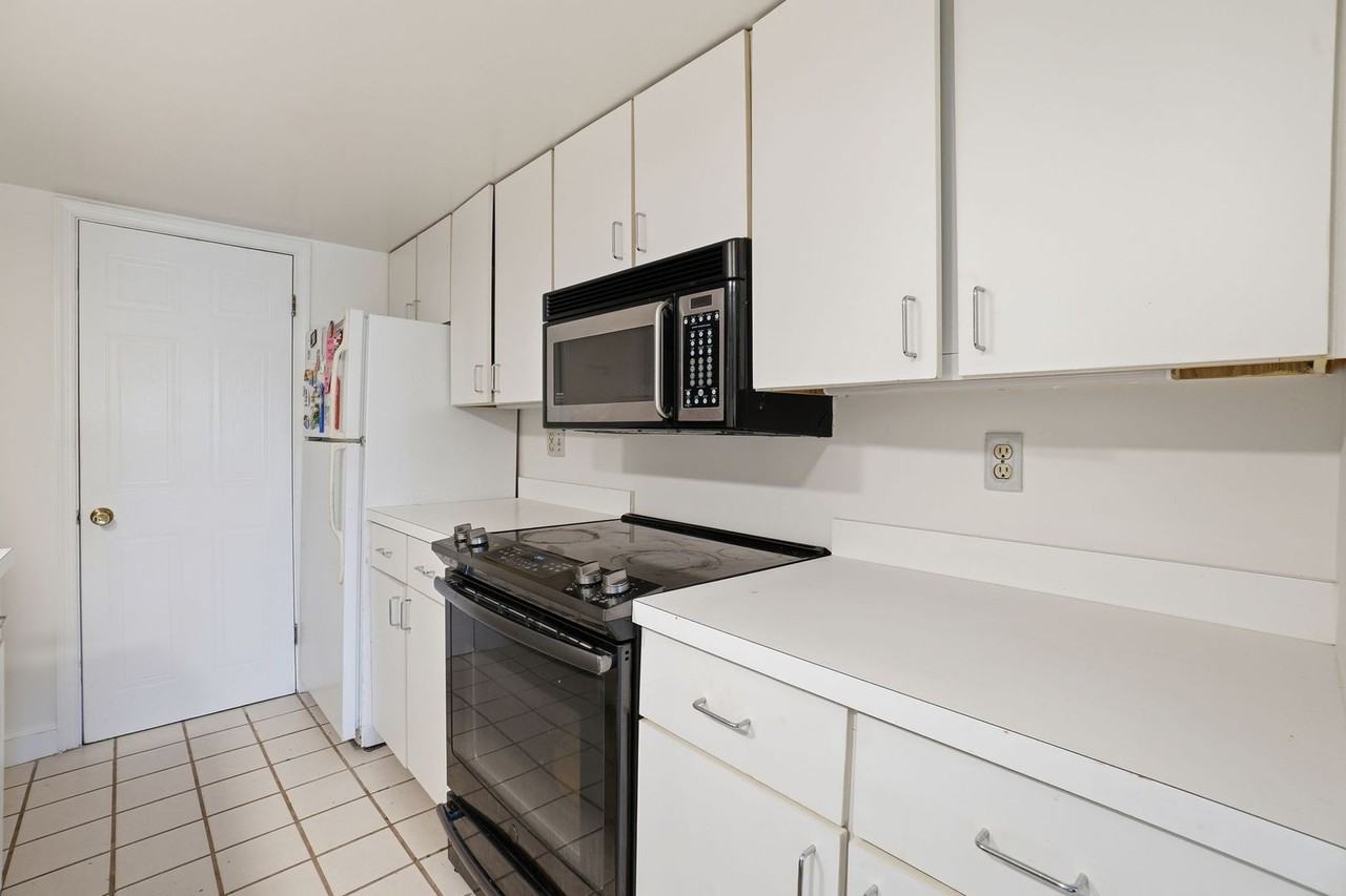 301 G St Ne #32 - Photo 5 of 17