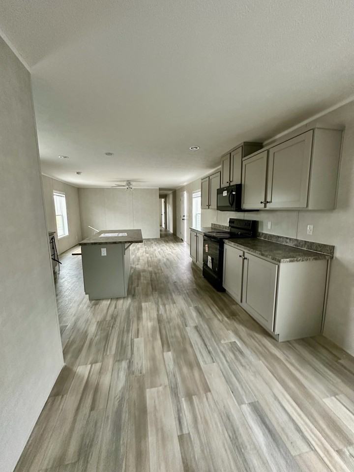 1138 S Prairie St #1 - Photo 3 of 9
