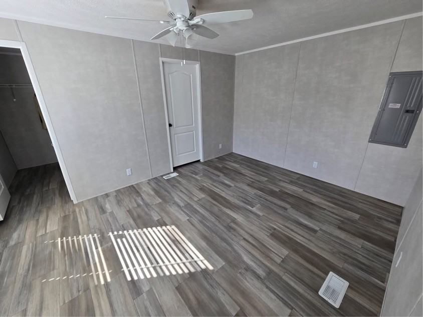 1138 S Prairie St #1 - Photo 4 of 9