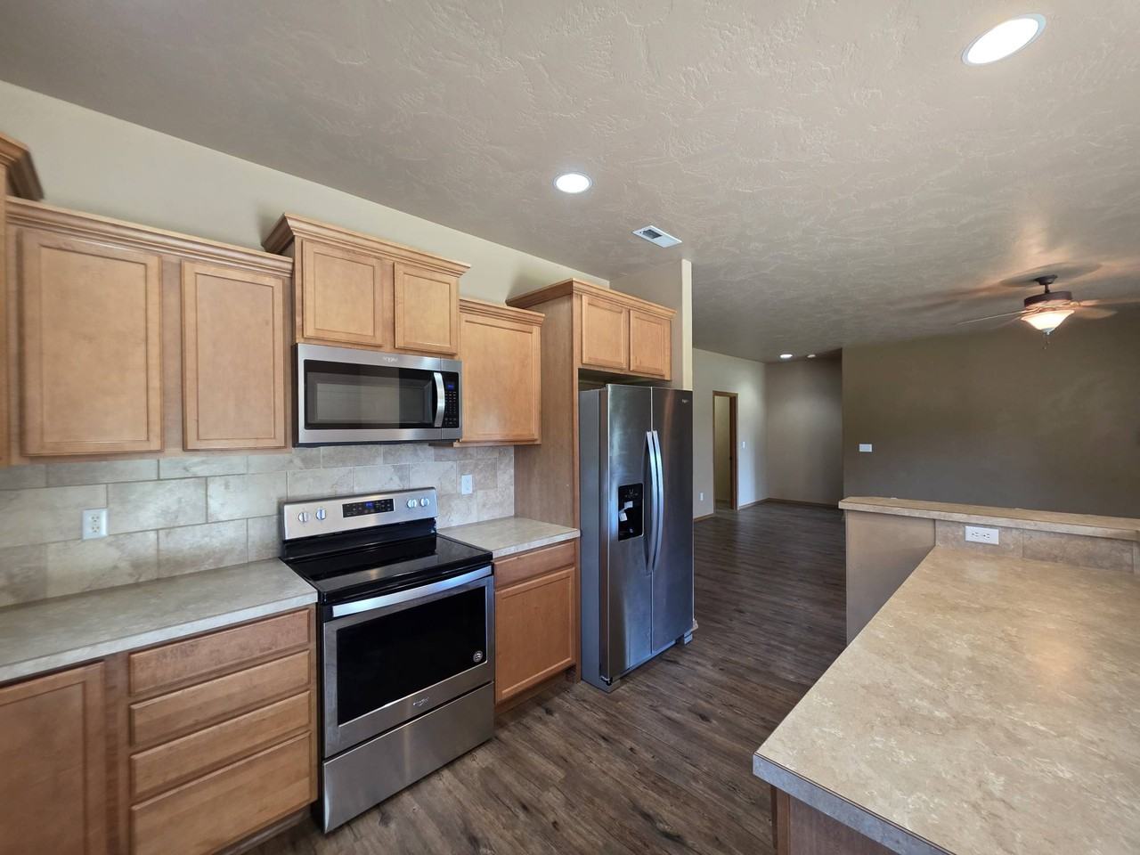 2300 Meridian Ave #1 - Photo 4 of 30