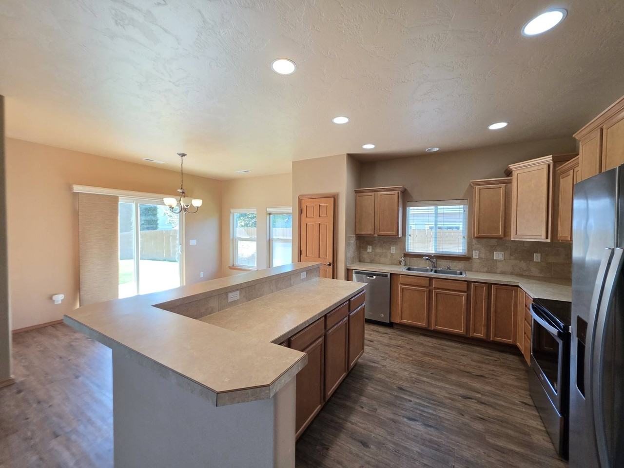 2300 Meridian Ave #1 - Photo 6 of 30