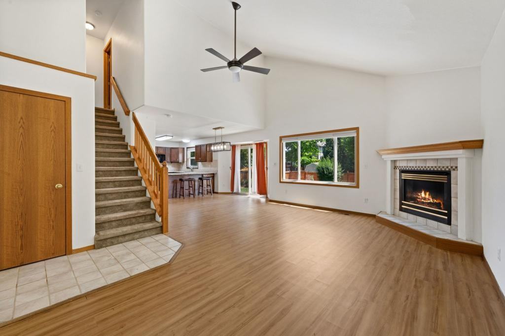 2456 Mary Beth Ct - Photo 4 of 21