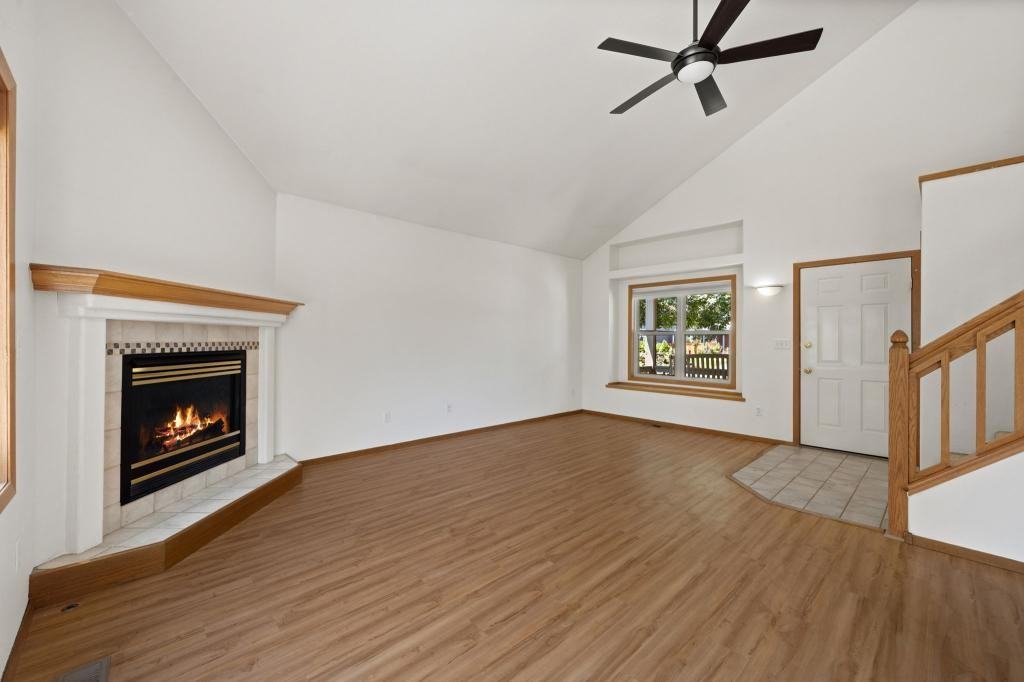 2456 Mary Beth Ct - Photo 5 of 21