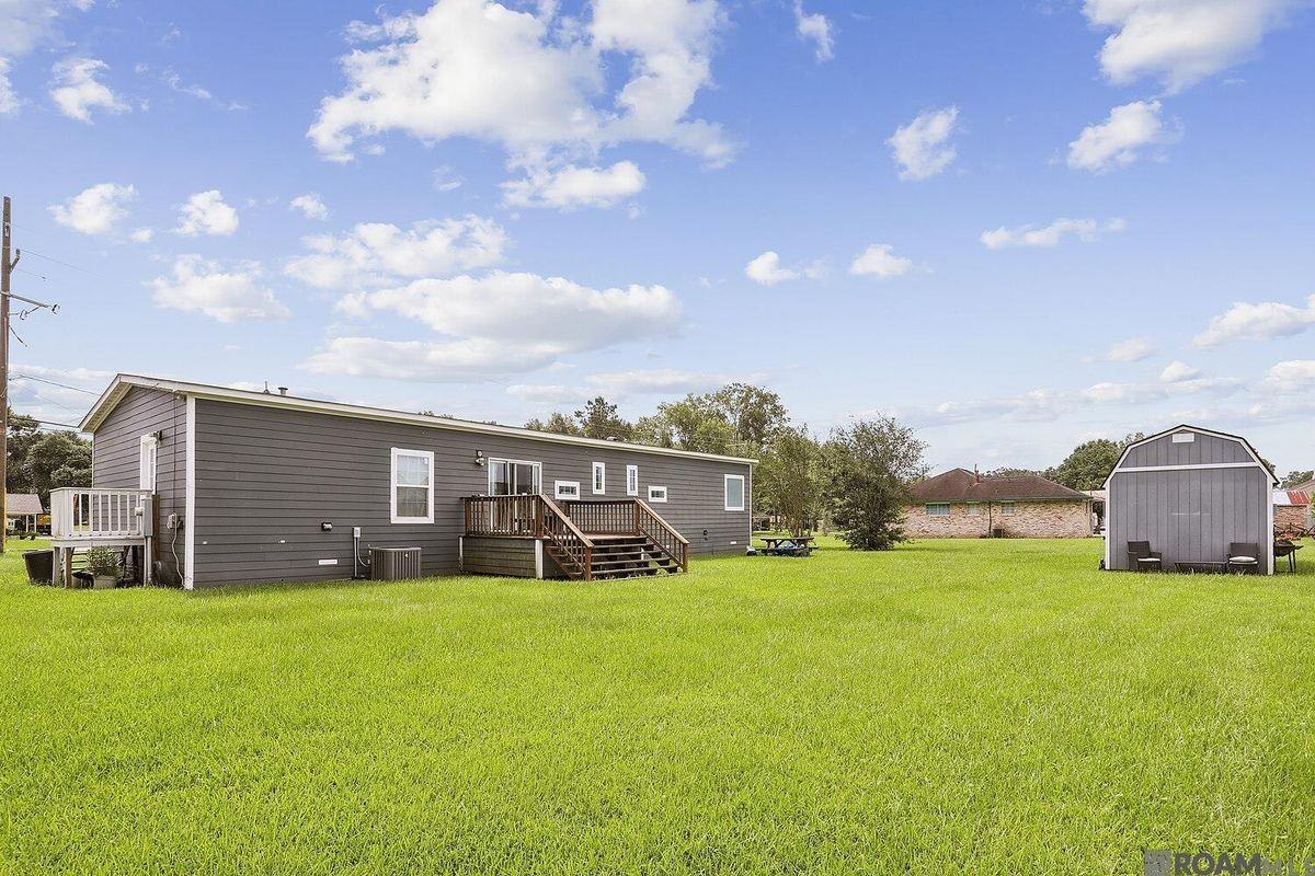 5711 Rollins Rd - Photo 2 of 5