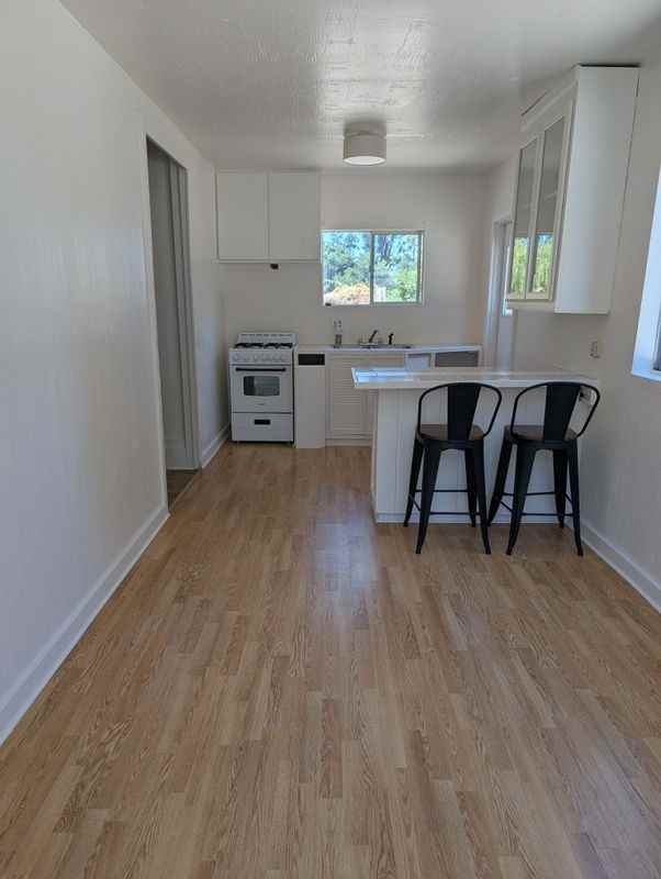 350 Primrose Ln - Photo 4 of 4