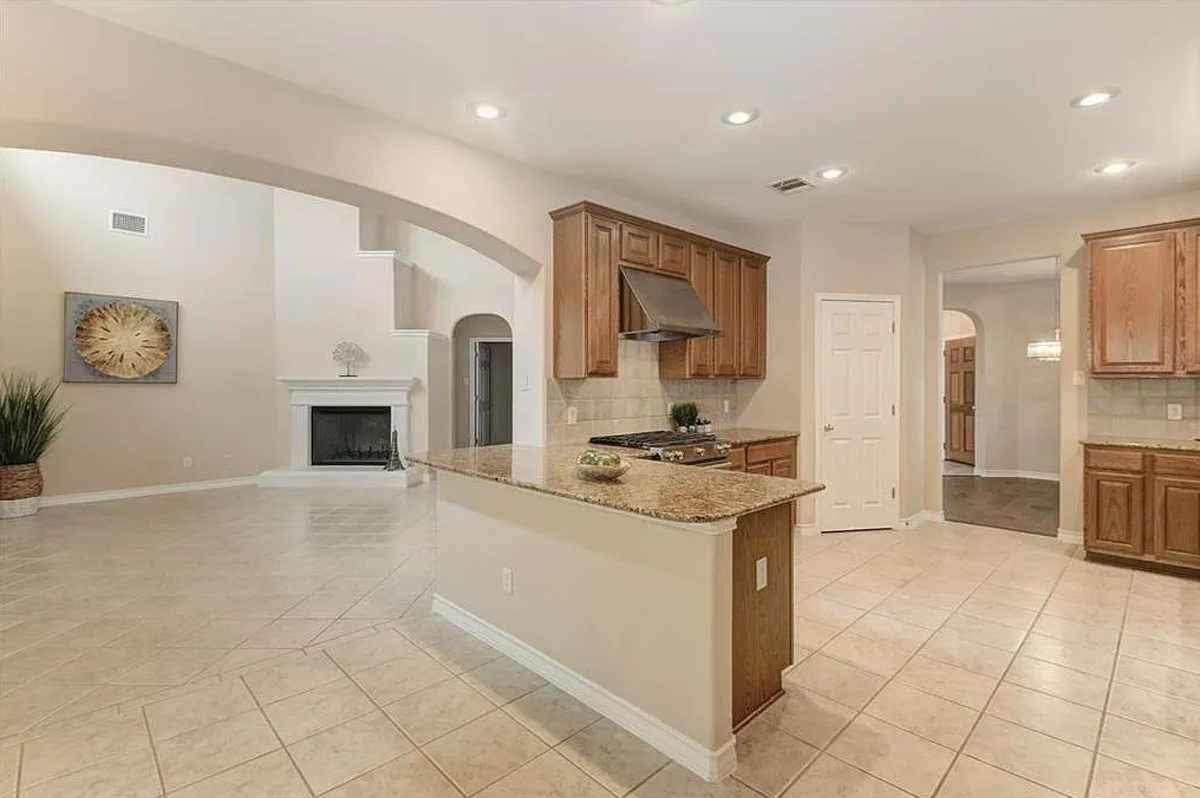 17216 Ennis Trl - Photo 3 of 3