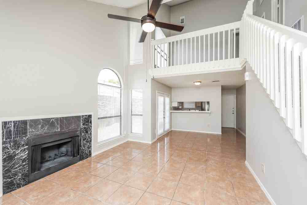 2728 Oak Bend Ln - Photo 6 of 17