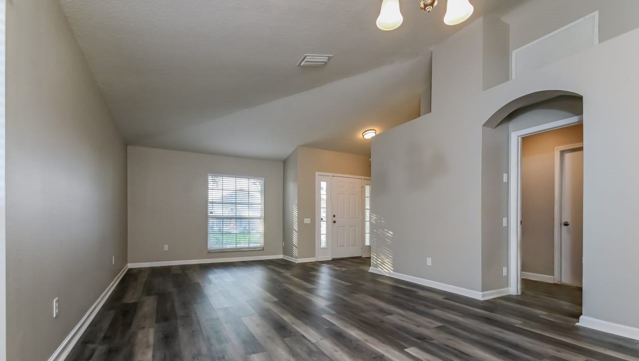 10327 Hunters Haven Boulevard - Photo 4 of 10