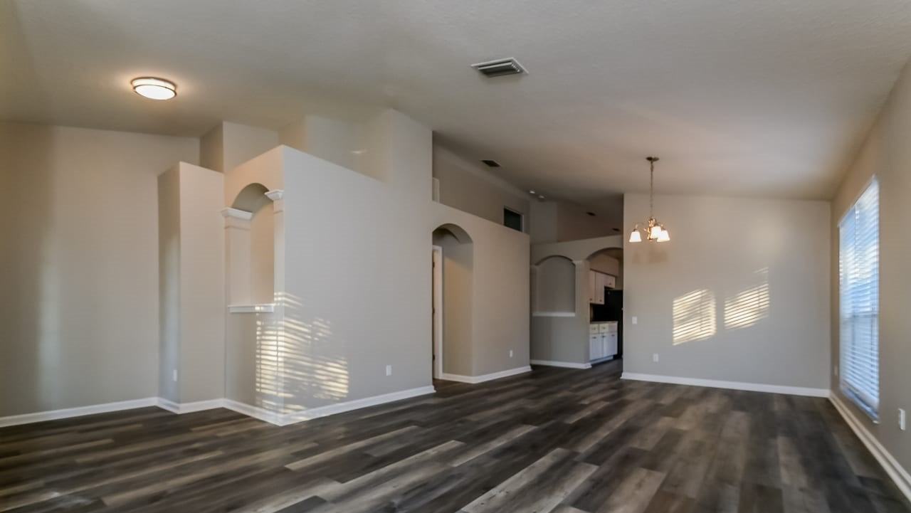 10327 Hunters Haven Boulevard - Photo 7 of 10