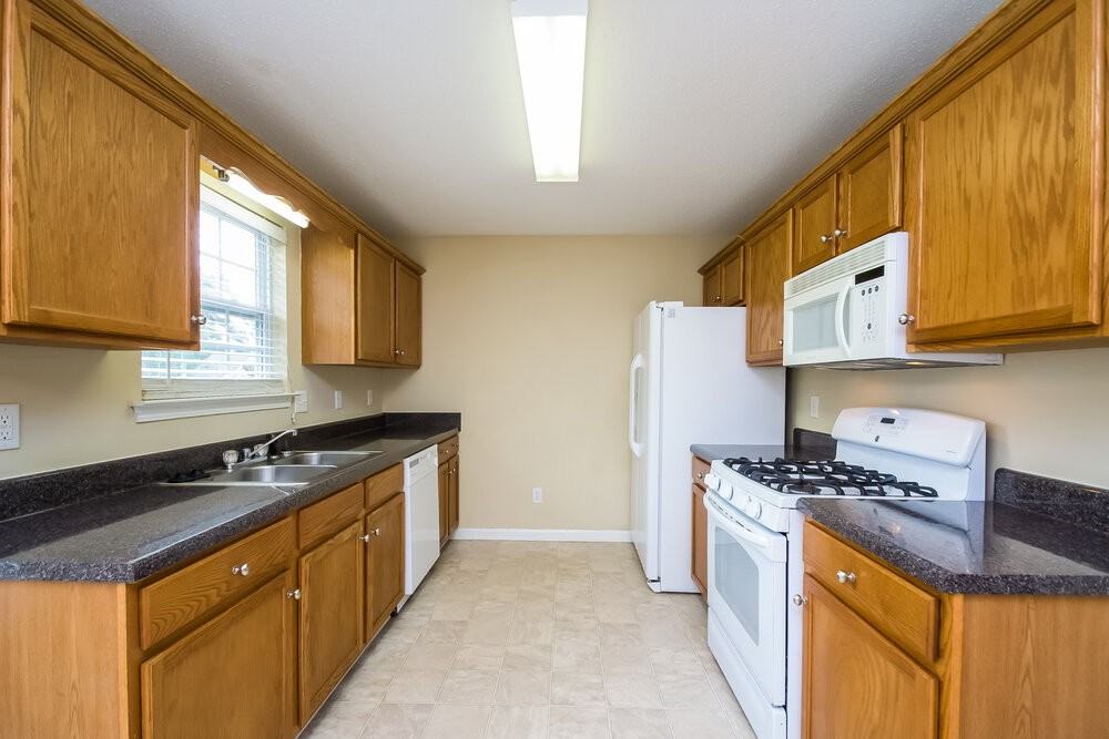 19 Colonial Way - Photo 5 of 15