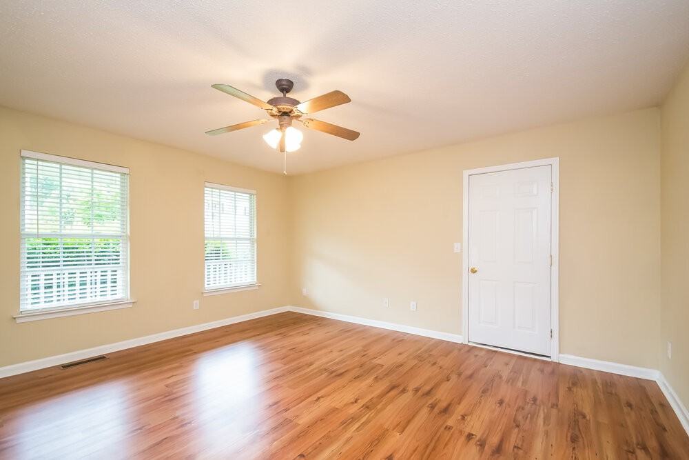 19 Colonial Way - Photo 7 of 15