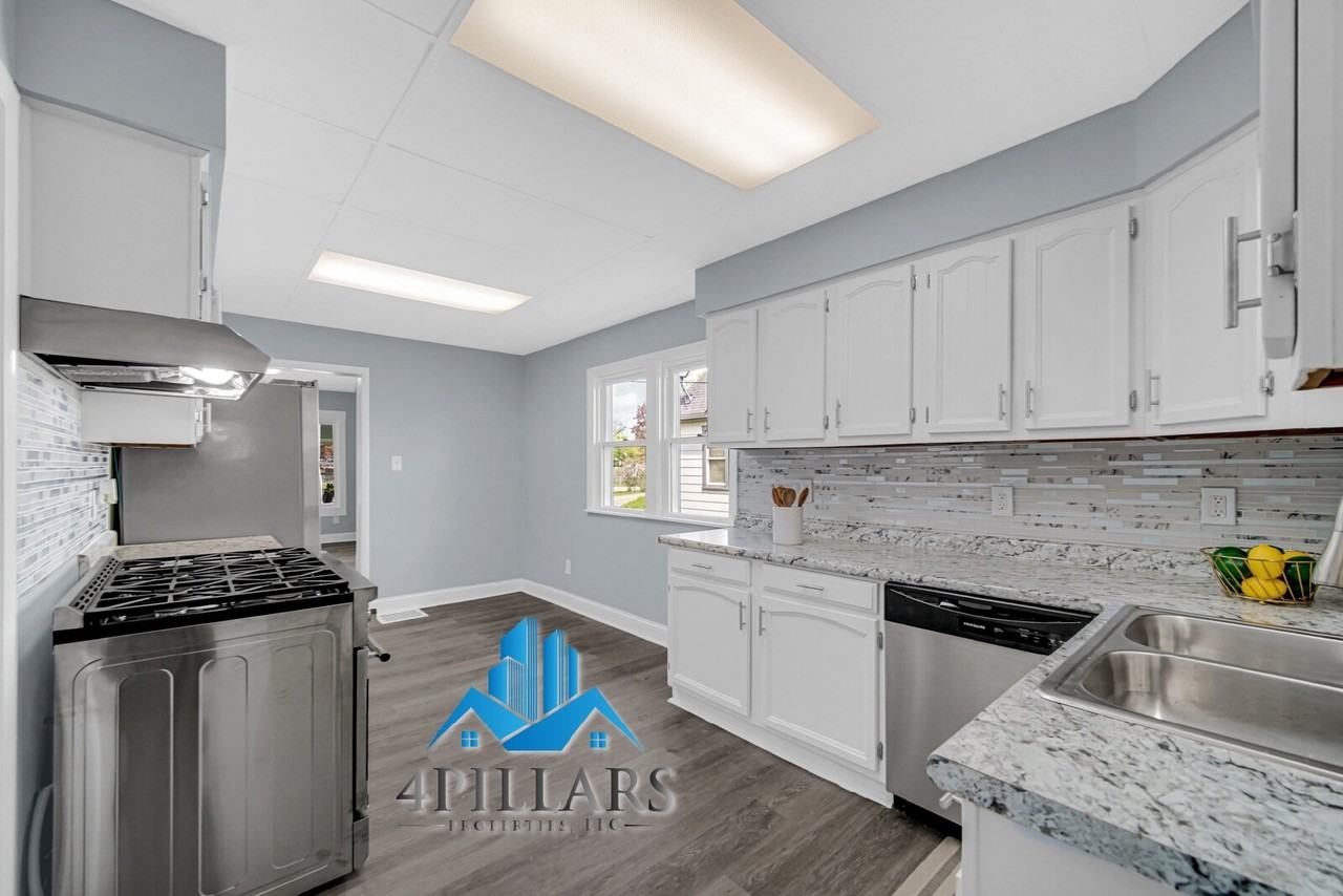 648 Stewart Ct - Photo 3 of 27