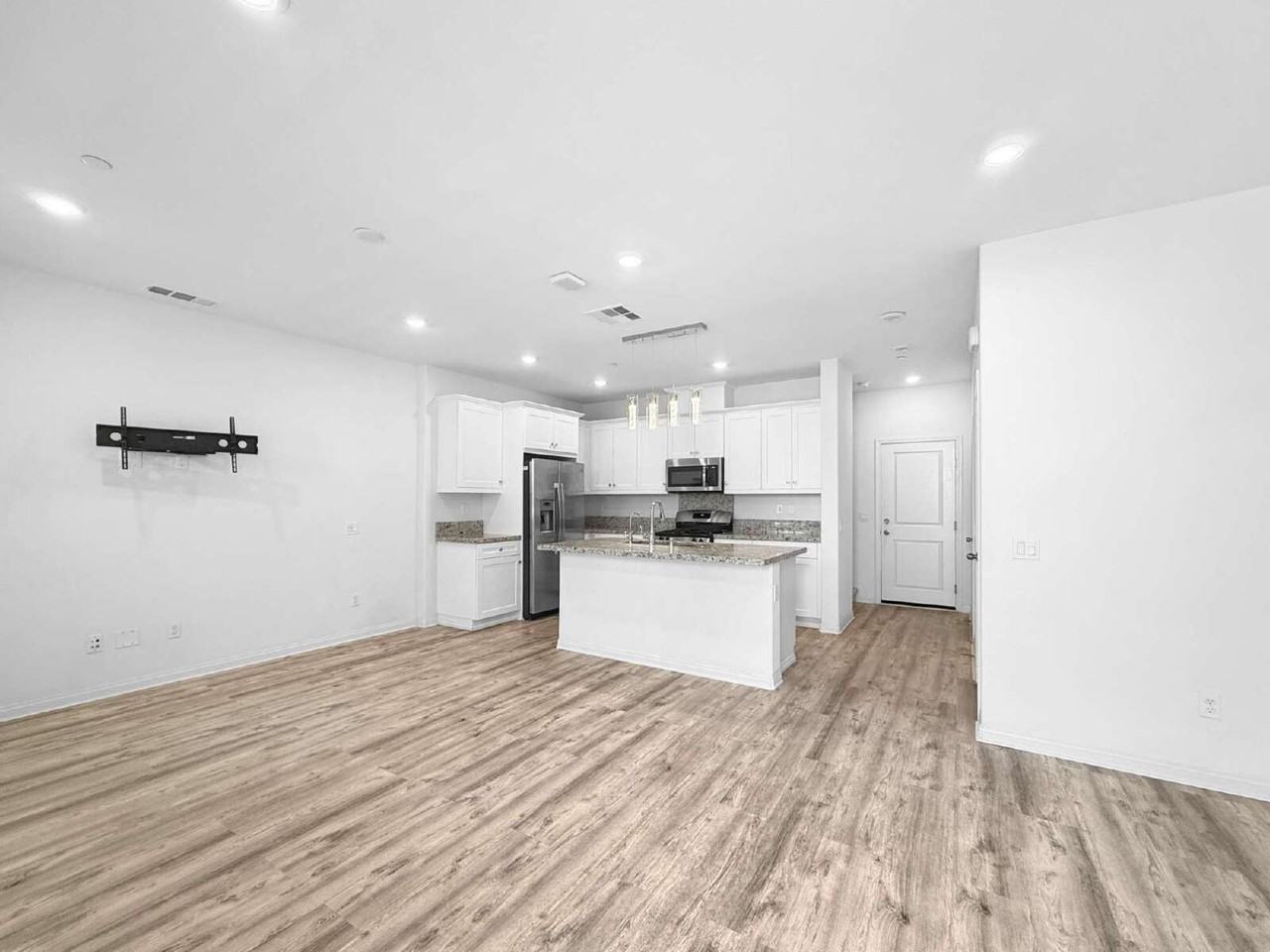 22938 Harvest Mill Cir - Photo 5 of 25