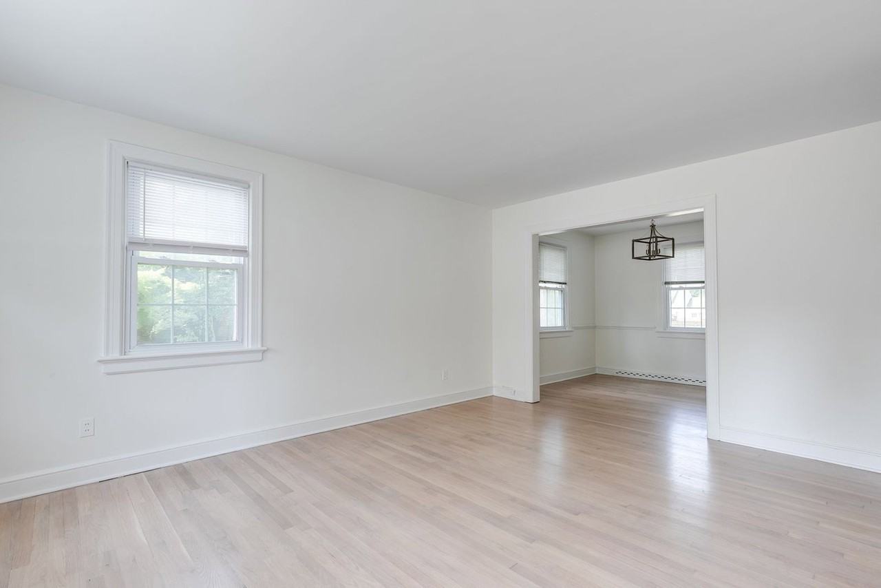 4904 Patterson Ave - Photo 6 of 30
