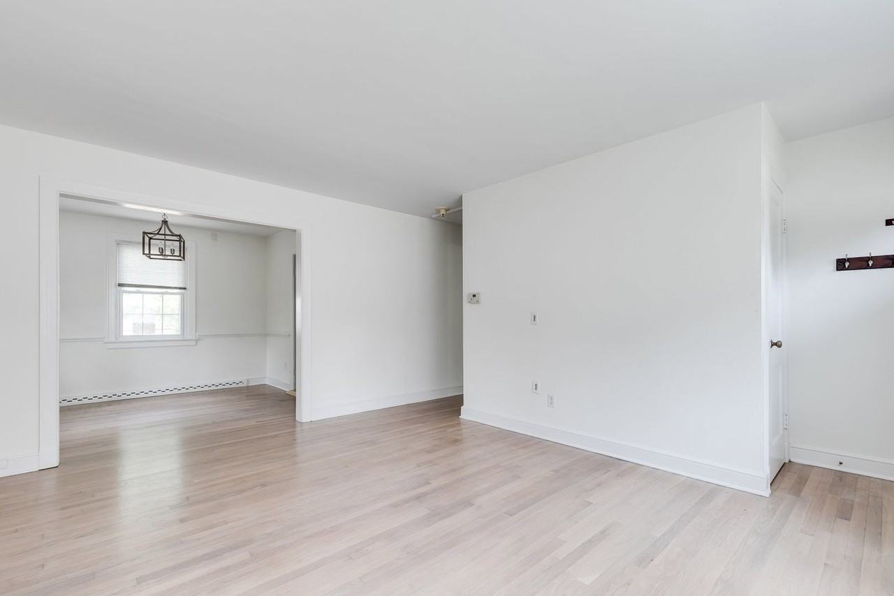 4904 Patterson Ave - Photo 7 of 30